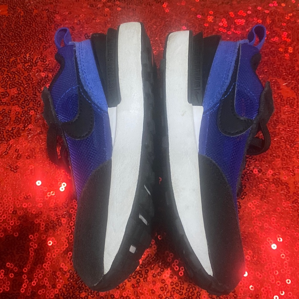 Blue Nike waffles sneakers
